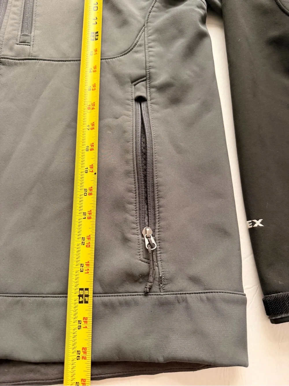 The North Face Apex Bionic Softshell Jacket Men’s Medium Gray Black Full Zip